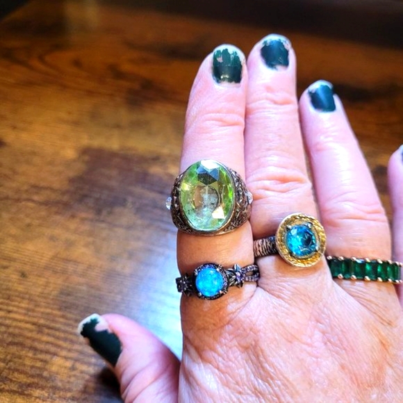 Bohemian Style Light Green Mock Periodot Statement Ring Size 9 - Picture 13 of 16